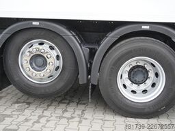 SCANIA R450 6×2 / 5-row hook refrigeration