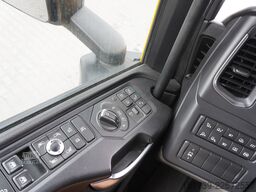 SCANIA R450 6×2 / 5-row hook refrigeration