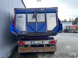 Langendorf 3 axle asphalt semi w/ Hydraulic canopy