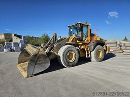 Chargeuse sur pneus VOLVO L 120 H