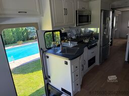 Ford Camper RV ENCOUNTER by Coachman