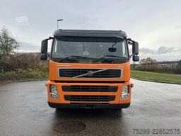 Volvo Trucks *RHD* FM-370 6x2R Kehrichtwagen