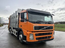 Volvo Trucks *RHD* FM-370 6x2R Kehrichtwagen