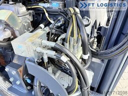 Combilift CB2500 GAS TRIPLEX 4900 FORK POSITIONER