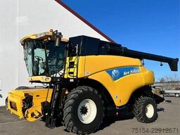 New Holland CR 980 mit Smart Steer Lenksystem, Schneidwerk opt