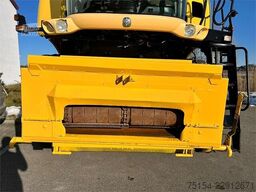 New Holland CR 980 mit Smart Steer Lenksystem, Schneidwerk opt