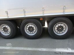Schmitz Cargobull Curtainsider Standard Taillift