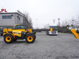 JCB 535-95 / 3.5 T / range 9.5 m / joystick
