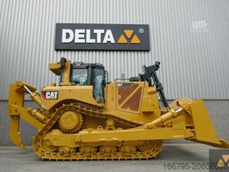 Caterpillar D8T