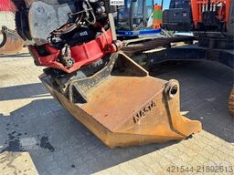 Hitachi ZX250LC-6 Excavator – GPS – Rototilt – 2 Buckets