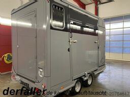 Anka Steinsberger 2-Pferdeanhänger mit Bett