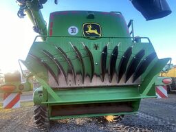 John Deere T 670 i