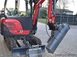 Yanmar SV22 mit Löffelpaket