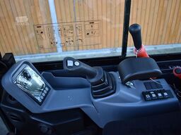 Yanmar SV22 mit Löffelpaket
