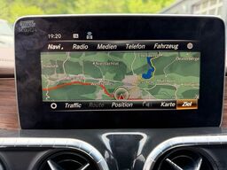 MERCEDES-BENZ X250d 4x4 Doppelkabine Allrad Schneepflug Schild