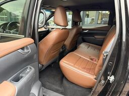 MERCEDES-BENZ X250d 4x4 Doppelkabine Allrad Schneepflug Schild