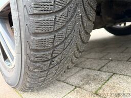 MERCEDES-BENZ X250d 4x4 Doppelkabine Allrad Schneepflug Schild