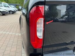 MERCEDES-BENZ X250d 4x4 Doppelkabine Allrad Schneepflug Schild