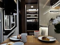 MOBILVETTA Krosser P90 NB 6xPakete TV NAVI MARKISE RFK FAS