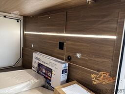 MOBILVETTA Krosser P90 NB 6 x Pakete Markise 4,4t. FAS LED