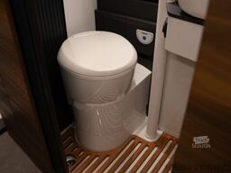 ADRIA SUPERTWIN MB 700 SGX