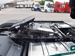 MAN TGX 18.520 Low Deck Hubsattelk. D30 Ret. MIETE
