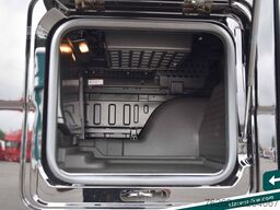 MAN TGX 18.520 Low Deck Hubsattelk. D30 Ret. MIETE
