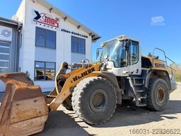 LIEBHERR L566 X-Power German Loader