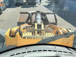 LIEBHERR L566 X-Power German Loader