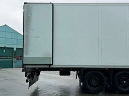 SCHMITZ CARGOBULL SCB*S3B CARRIER VECTOR 1550 LIFT AXLE ONLY 191.0