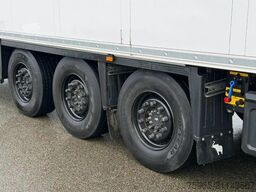 SCHMITZ CARGOBULL SCB*S3B CARRIER VECTOR 1550 LIFT AXLE ONLY 191.0