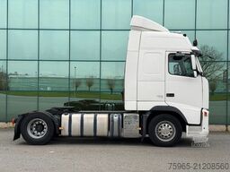 VOLVO FH 400 GLOBETROTTER XL TIRES 90% 2x TANK ORIGINA