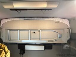 RENAULT RENAULT T 520 4x2 SATTELZUGMASCHINE SCHWARZ