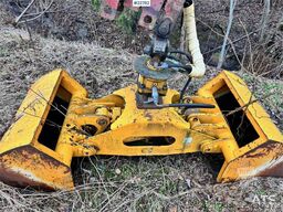 HMF Hermeler Maschinenbau 1150 crane with grab.
