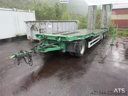 Istrail 3 akslet machine trailer with hydraulic ramps