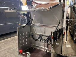 ESSELMANN Delistar Foodtruck 6000 ähn. Airstream