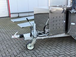 ESSELMANN Delistar Foodtruck 6000 ähn. Airstream