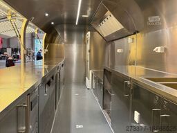 ESSELMANN Delistar Foodtruck 6000 ähn. Airstream