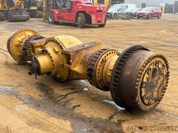 Caterpillar 990 axle