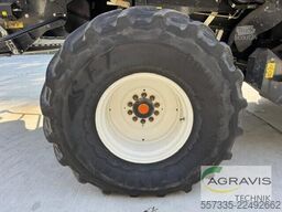 New Holland CR 8.90