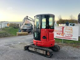 NEW HOLLAND E26b 2.7 t 4x Schauffel