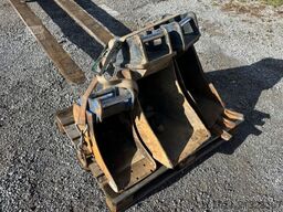 NEW HOLLAND E26b 2.7 t 4x Schauffel