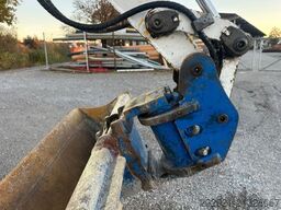 NEW HOLLAND E26b 2.7 t 4x Schauffel