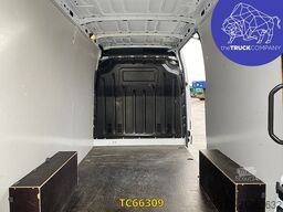 Nissan Interstar 130.35 L2H2