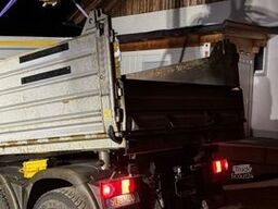 MAN TGS 37.500 8X4 2 SK GESTEINSKIPPER BORDMATIK