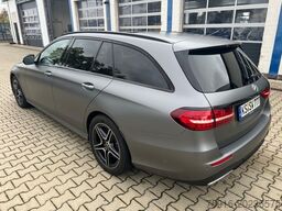 MERCEDES-BENZ E 450 4Matic Foliert in Grau Matt original Weiss