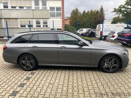 MERCEDES-BENZ E 450 4Matic Foliert in Grau Matt original Weiss