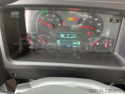 Volvo 7900