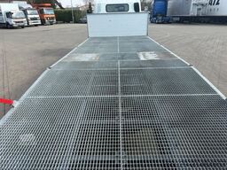 FUSO Canter Maschinentransporter mit Rampen
