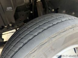 MITSUBISHI Fuso Canter 7C18 Maschinen Transporter 23.947 km